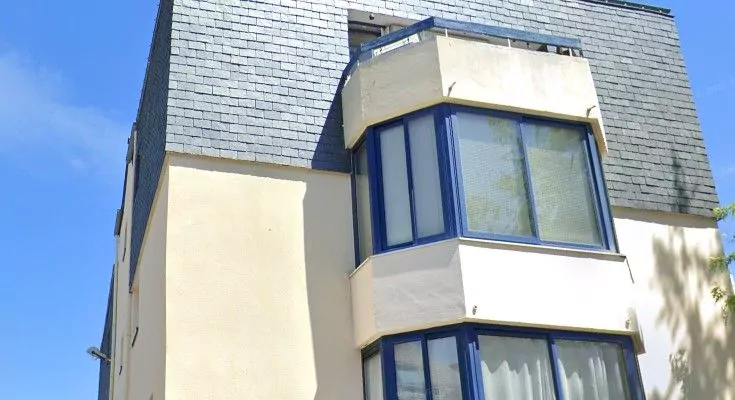 Vannes fenêtre à encorbellement