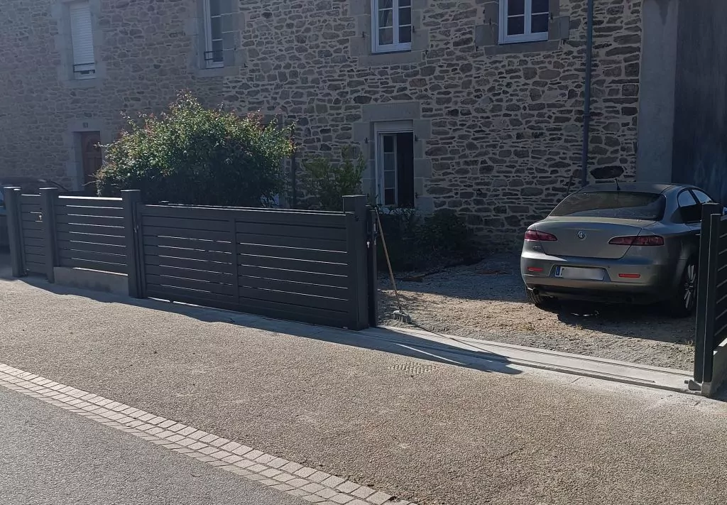 Double portail coulissant antagoniste en aluminium